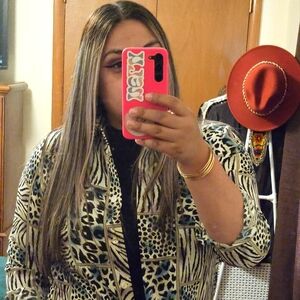 Meet your Posher, Eva